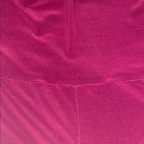 Norma Kamali stretchy burgundy pants - Picture 2 of 6